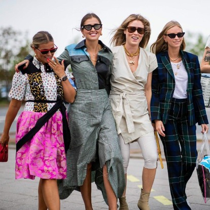 Πώς να τονώσετε την αυτοπεποίθησή σας με τα outfits που φοράτε