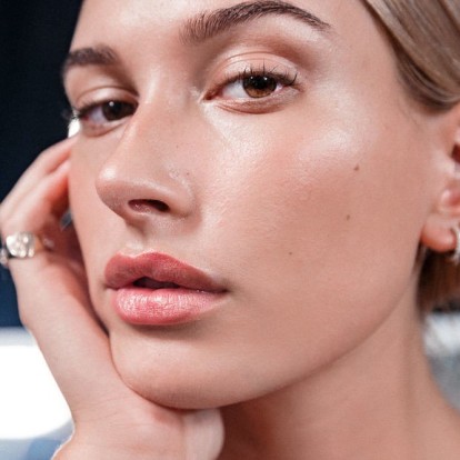 Έτσι δημιουργούν την τέλεια βάση 4 διάσημοι makeup artists