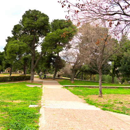 Οι πιο όμορφοι κήποι της Θεσσαλονίκης που αξίζει να επισκεφτείτε τις ζεστές μέρες