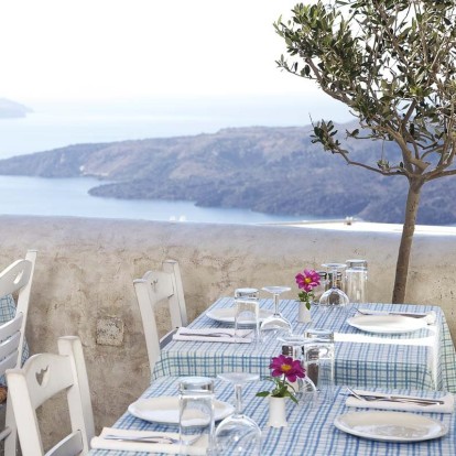 Τα 100 καλύτερα εστιατόρια της Ελλάδας που αναδεικνύουν την απίθανη γαστρονομία της