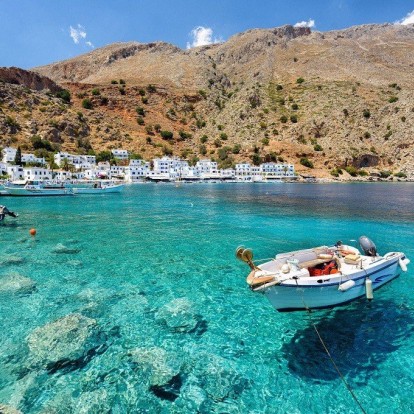 Ένα οδοιπορικό στην Κρήτη της καθάριας θάλασσας και της τοπικής γαστρονομίας