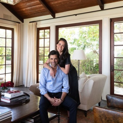 John Stamos: Το σπίτι του στο Beverly Hills έχει ισπανικό αέρα