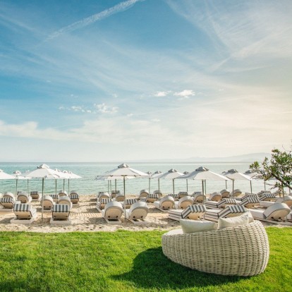 Beach bars στο πρώτο πόδι Χαλκιδικής που δίνουν τον ρυθμό για ένα αξέχαστο καλοκαίρι