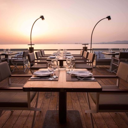 Bar-restaurants της Θεσσαλονίκης δίπλα στο κύμα υπόσχονται μοναδικές στιγμές