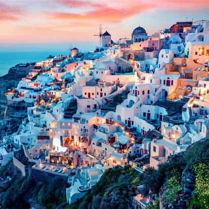 Η συγκλονιστική ομορφιά της Σαντορίνης αποτυπώνεται μέσα σε λίγα λεπτά 