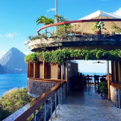 Ανακαλύψτε 14 ξεχωριστούς προορισμούς για έναν τέλειο μήνα του μέλιτος