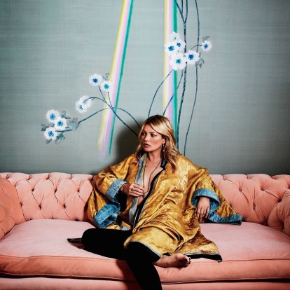 H Kate Moss σχεδιάζει τη δική της ταπετσαρία τοίχου για την De Gournay 