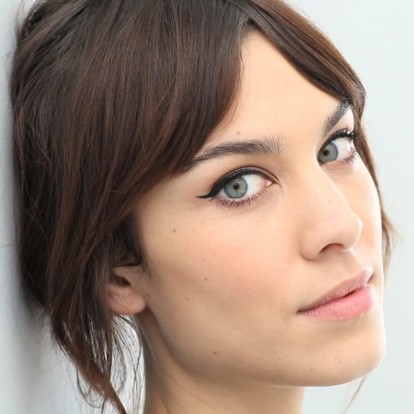 Πώς να πετύχετε το signature eyeliner look της Alexa Chung