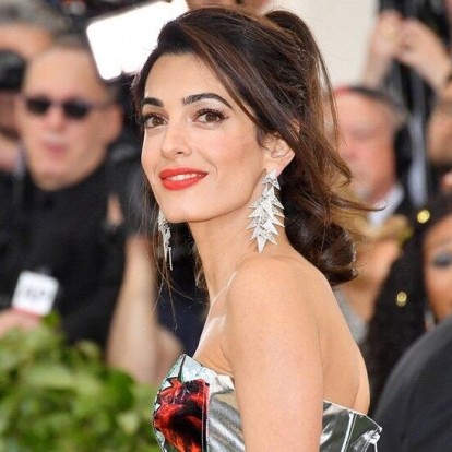 Love her style: Τα αγαπημένα fashion κομμάτια της Amal Clooney