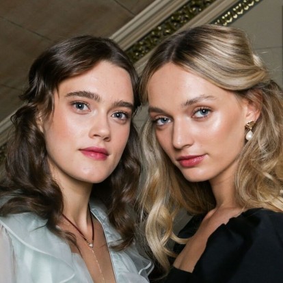 4 απίστευτα monochromatic looks για να υιοθετήσετε αυτό το φθινόπωρο 