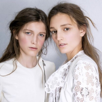 Λιπαρή επιδερμίδα; Ανακαλύψτε εύκολους τρόπους για να την καταπολεμήσετε