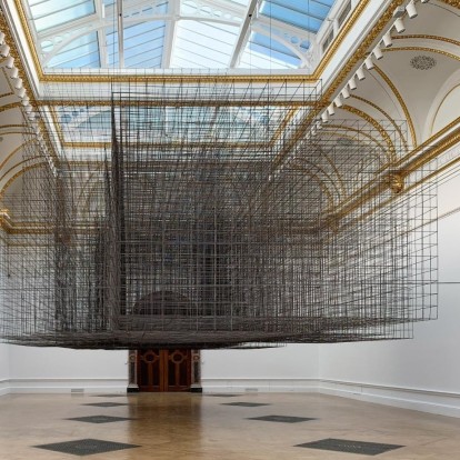 Η νέα έκθεση του Antony Gormley στη London’s Royal Academy of Arts είναι συγκλονιστική