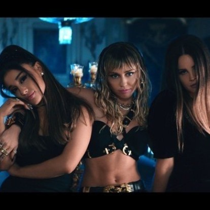 Ariana Grande, Miley Cyrus και Lana Del Rey μεταμορφώνονται σε Charlie's Angels