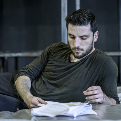 Ο Σπύρος Χατζηαγγελάκης μας ξεναγεί στον κόσμο του μέσα από 29+1 ερωτήσεις