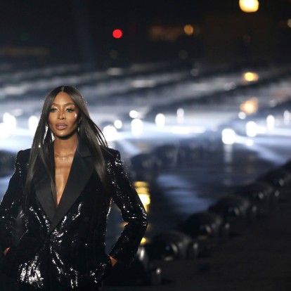 Η Εβδομάδα Μόδας στο Παρίσι είναι ένας ύμνος στον θηλυκό δυναμισμό