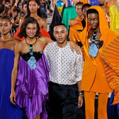 PFW News: Τα shows από το Παρίσι προσφέρουν το απόλυτο θέαμα μόδας