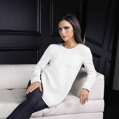 Απολαύστε τη μοναδική Victoria Beckham σε ένα συναρπαστικό makeup tutorial 