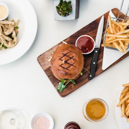 Τα απίθανα spots της πόλης που θα λατρέψουν οι burger lovers 