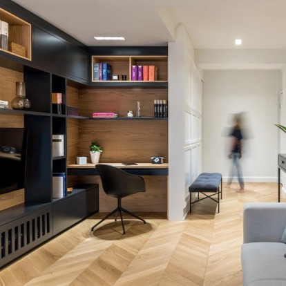 Μία μοντέρνα αστική κατοικία που συνδυάζει τα κλασικά στοιχεία με τη σύγχρονη αισθητική 