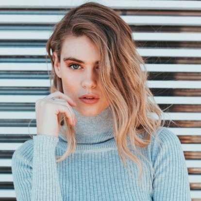 Fall skincare: Ανακαλύψτε γιατί το φθινόπωρο είναι η ιδανική εποχή για να περιποιούμαστε το δέρμα μας 