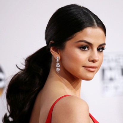 H Selena Gomez επέστρεψε με νέο τραγούδι που μιλάει για τον Justin Bieber 