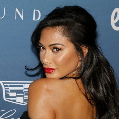 Η Nicole Scherzinger μας ξεναγεί στο κομψό μπάνιο της 
