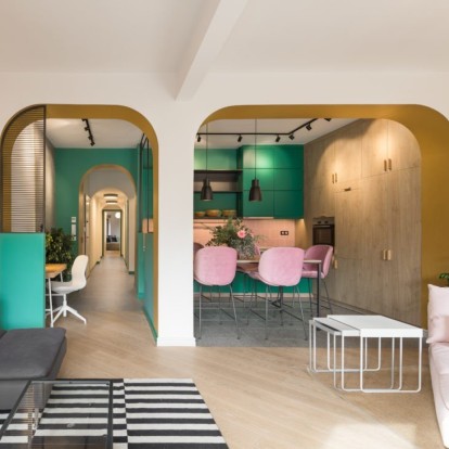 Ένα πολύχρωμο διαμέρισμα στο κέντρο της Θεσσαλονίκης που υμνεί το σύγχρονο interior design 