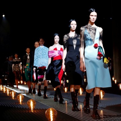 Oι πιο εντυπωσιακές εκθέσεις μόδας που μπορείτε να επισκεφθείτε μέχρι το φθινόπωρο του 2020