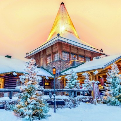 Ταξιδέψτε στο χωριό του Άγιου Βασίλη στο παγωμένο Ροβανιέμι και γίνετε πάλι παιδιά