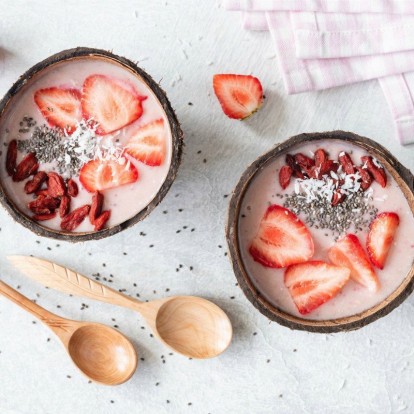 Τα 9+1 πιο υγιεινά snacks που θα σας κρατήσουν χορτάτες στο γραφείο 