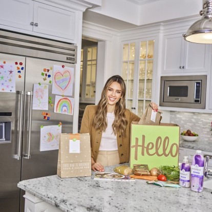 Δείτε τι βάζουν 10+1 celebrities στις σαλάτες τους και δοκιμάστε νέες απολαυστικές συνταγές για απώλεια βάρους 