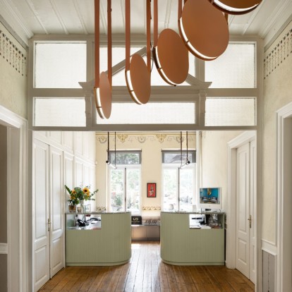 Το Karipeion Melathron στην Άνω Πόλη στεγάζει με υπέροχο τρόπο ένα αρχιτεκτονικό studio