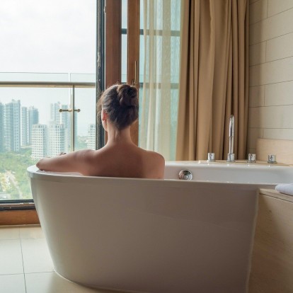 5+1 κοινά λάθη που κάνετε στο ντους και δεν το καταλαβαίνετε 