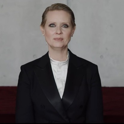 Be a lady they said: To viral video που εξετάζει το πώς η κοινωνία βλέπει τη γυναίκα 