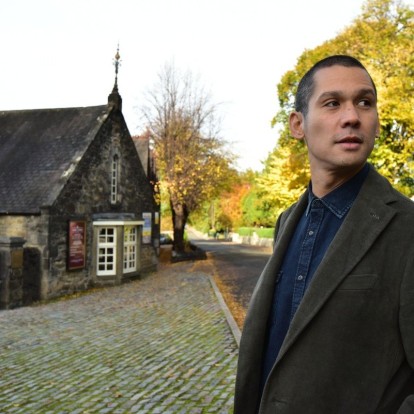 O Σωτήρης Κοντιζάς μας ξεναγεί σε ένα υπέροχο ταξίδι εκλεκτών γεύσεων στα Highlands