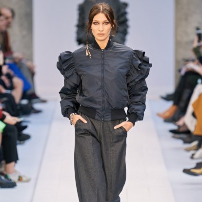 Milan Fashion Week: Δίχασε ο οίκος Gucci ενώ η Max Mara εντυπωσίασε με τις Bella Hadid & Kaia Gerber στην πασαρέλα 
