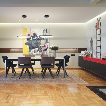 Μια σύγχρονη κατοικία στην καρδιά της Θεσσαλονίκης απέκτησε δυναμικό χαρακτήρα και προσωπικότητα με τον υψηλής αισθητικής σχεδιασμό της Kaput Design