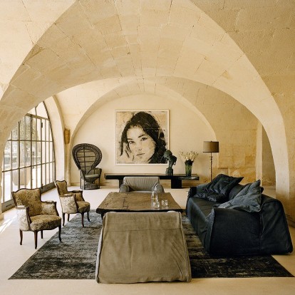 Αποδράστε μέχρι την αυθεντική Προβηγκία σε ένα κτίσμα του 18ου αιώνα που μετατράπηκε στην υπέροχη βίλα Le Mas de Chabran στην καρδιά των Alpilles