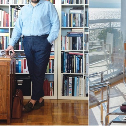 O επιχειρηματίας Νικόλας Ναβροζίδης μας υποδέχεται στο σπίτι του, όπου απολαμβάνει μια συγκλονιστική θέα στον παραλιακό ορίζοντα της Θεσσαλονίκης