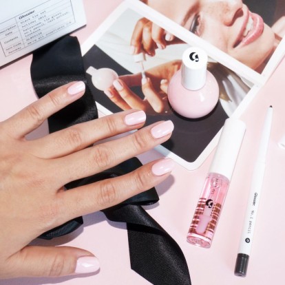 Nails Done: Αυτές είναι οι πιο hot αποχρώσεις για να βάψετε τα νύχια σας στο σπίτι