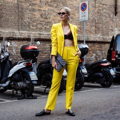 Τα fashion items που ξεχωρίσαμε στα social media και είναι ιδανικά για αυτόν τον μήνα 