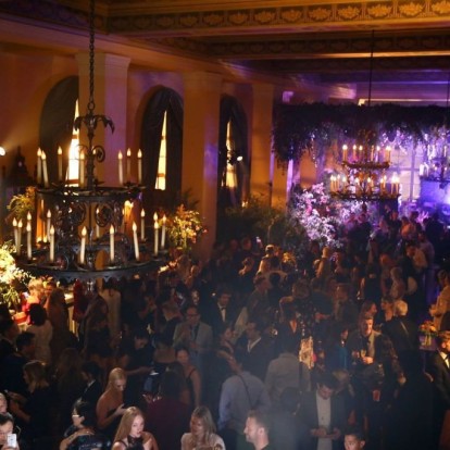 Ο Erdem και η H&M μετέτρεψαν το Λος Άντζελες σε έναν αγγλικό κήπο