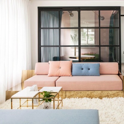 Το διαμέρισμα - showroom του σχεδιαστικού διδύμου Lim + Lu στο Hong Kong 