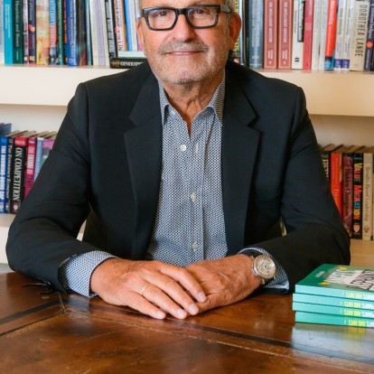 Editor of the day Tζέκης Φλωρεντίν: «Για μας τους Θεσσαλονικιούς φαντάζει μακρινή μια βόλτα στην παραλία μας»