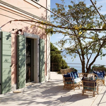 Dream Greece: To σπίτι του designer Marc Newson στην Ιθάκη είναι πραγματικά one of a kind