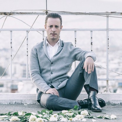 Editor of the day Μιχάλης Συριόπουλος: «Πού θα πάει θα αγκαλιαστούμε ξανά» 