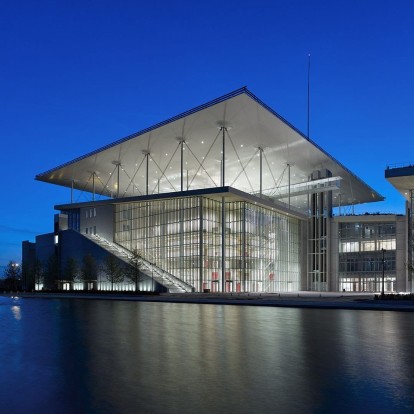 COVID-19: Οι ελληνικός επιχειρηματικός -και όχι μόνο- κόσμος στηρίζει τη «μάχη» κατά του ιού με δωρεές και κινήσεις προσφοράς 