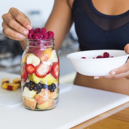 Τα 3+1 healthy snacks που αξίζει να εντάξετε στη διατροφή σας τώρα περισσότερο από ποτέ 