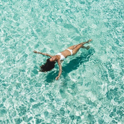 Καλοκαίρι από το Α ως το Ω: Πώς να προετοιμαστείτε σωστά για να πετύχετε τις πιο ωραίες εμφανίσεις στην παραλία