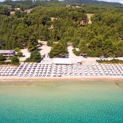 Χαλκιδική Updated: Αυτά είναι τα beach bars του πρώτου ποδιού που μπορείτε να επισκεφτείτε αυτό το τριήμερο 